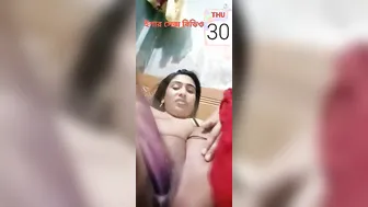 Smiling Indian GF Fingering Her Wet Pussy On Hidden Cam