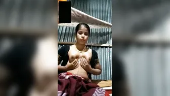 Lonely Wife Pleasuring Herself With Vegetable Missing Her Man