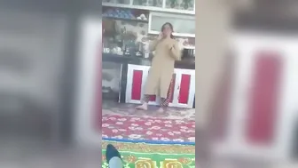 Village Bhabhi Flashing Her Perfect Milky Tits On Camera Mms