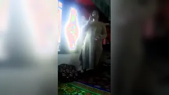 Village Bhabhi Flashing Her Perfect Milky Tits On Camera Mms