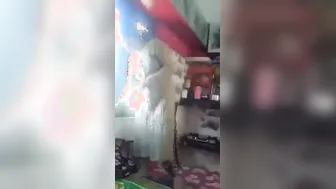 Village Bhabhi Flashing Her Perfect Milky Tits On Camera Mms
