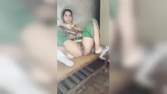 Married Bhabhi Getting Fingered And Sucking In Forbidden Affair