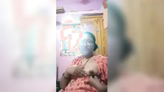 Mature Aunty Exposing Her Big Boobs For Her Secret Lover At Home