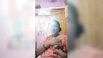 Mature Aunty Exposing Her Big Boobs For Her Secret Lover At Home