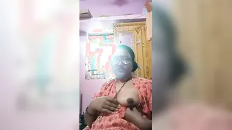 Mature Aunty Exposing Her Big Boobs For Her Secret Lover At Home