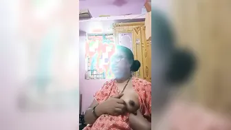 Mature Aunty Exposing Her Big Boobs For Her Secret Lover At Home