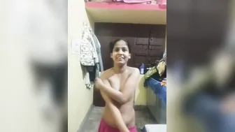 Desi GF Showing Off Her Sexy Curves Nude On Camera