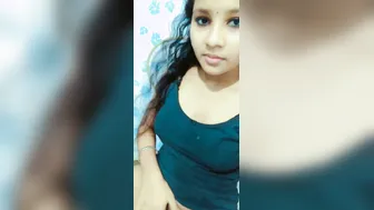 Naughty Babe Spreading Herself Wide Open On Camera For Lover