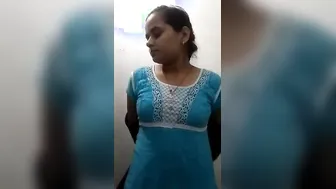 Desi GF Flaunting Her Round Boobs Topless On Camera