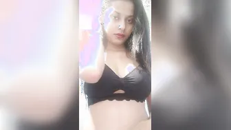 Horny Desi Slut Going Nude In Viral Homemade Video Leaked