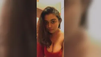 Mumbai Babe Showing Her Boobs On Selfie Video For Her Man