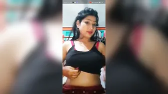 My Perfectly Built GF Showing Off Her Naked Body Solo