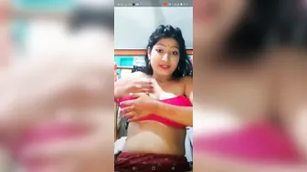 My Perfectly Built GF Showing Off Her Naked Body Solo