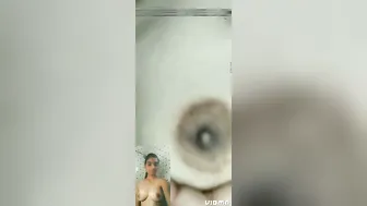 Desi Babe Stripping Her Bra And Showing Boobs In Viral Clip