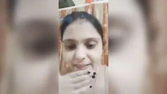 Topless Desi Gf Teasing BF During Late Night Sex Chat