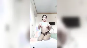 Shy Desi Babe Exposing Her Tits On Camera Going Viral Tonight