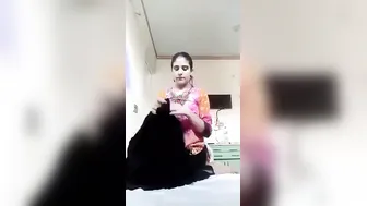Shy Desi Babe Exposing Her Tits On Camera Going Viral Tonight