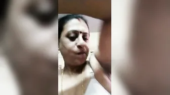 Mature Aunty Getting Naked Showing Her Body To Her Secret Lover