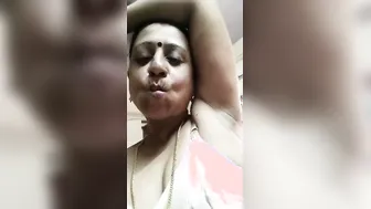 Mature Aunty Getting Naked Showing Her Body To Her Secret Lover
