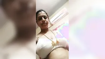 Mature Aunty Getting Naked Showing Her Body To Her Secret Lover