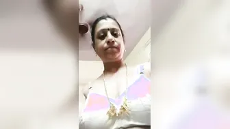 Mature Aunty Getting Naked Showing Her Body To Her Secret Lover