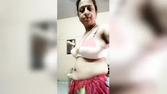 Mature Aunty Getting Naked Showing Her Body To Her Secret Lover