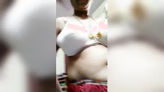 Mature Aunty Getting Naked Showing Her Body To Her Secret Lover