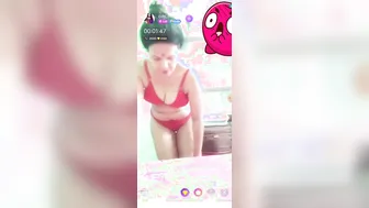 Cam Girl Recording Nude Video Call Session With Her Customer