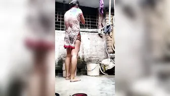Jabalpur GF Bathing Nude Caught In Leaked Home Video