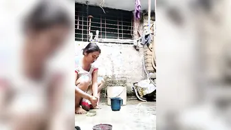 Jabalpur GF Bathing Nude Caught In Leaked Home Video