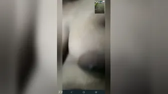 Desi Aunty Stripping And Showing Her Naked Body Off