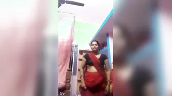 Desi Bhabhi Lifting Saree Showing Pussy For Lover