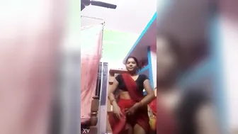 Desi Bhabhi Lifting Saree Showing Pussy For Lover