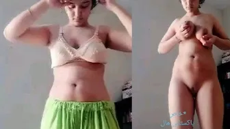 Pakistani College Babe Showing Her Naked Body On Webcam