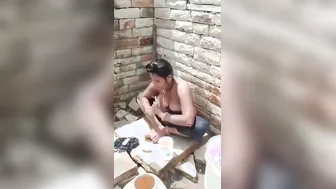 Married Bhabhi Bathing Topless Caught On Camera At Home