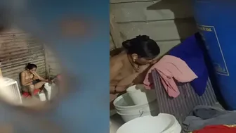 Village Bhabhi Caught Bathing Fully Naked On Hidden Camera