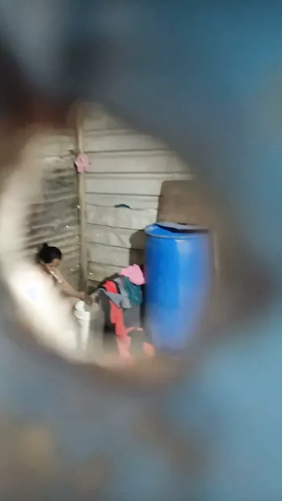 Village Bhabhi Caught Bathing Fully Naked On Hidden Camera