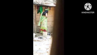 Neighbor Bhabhi Bathing Naked Outdoor Changing Her Wet Saree