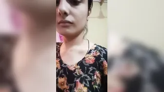 GF Showing Her Tits To Him In Leaked Private Mms Video