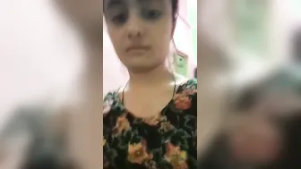 GF Showing Her Tits To Him In Leaked Private Mms Video