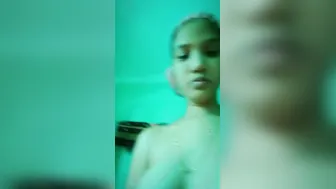 Hairy Pussy Desi Babe Caught Naked After Her Morning Bath