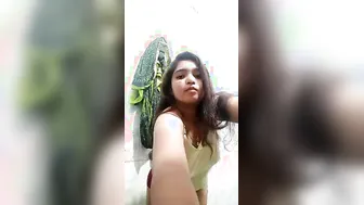 Bengali GF Revealing Her Flawless Naked Body On Camera