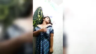Bengali GF Revealing Her Flawless Naked Body On Camera