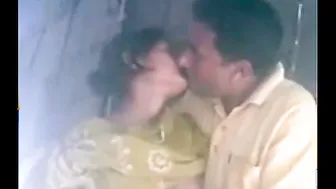 South Indian GF Getting Wild With Boyfriend At His Flat