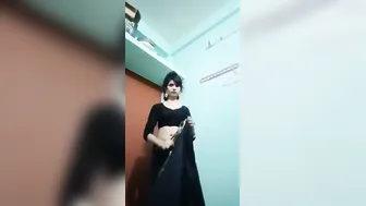 Tall Bhabhi Stripping Out Of Saree Exposing Everything On Cam
