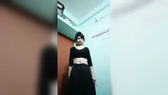 Tall Bhabhi Stripping Out Of Saree Exposing Everything On Cam