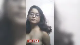 College GF Sending Her Naked Selfie Going Viral Online