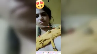 Telugu Babe Showing Off Her Big Juicy Tits In Leaked Clip