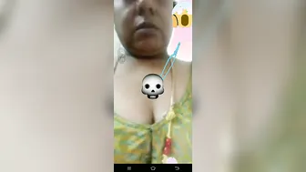 Mature Indian Aunty Stripping And Teasing On Video Call