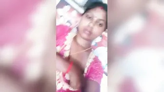 South Indian Wife Showing Her Heavy Milky Breasts On Camera